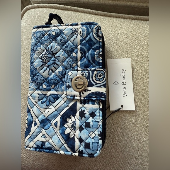 Vera Bradley NWT Floral Wallet 🤍💙🩵 - Picture 8 of 9